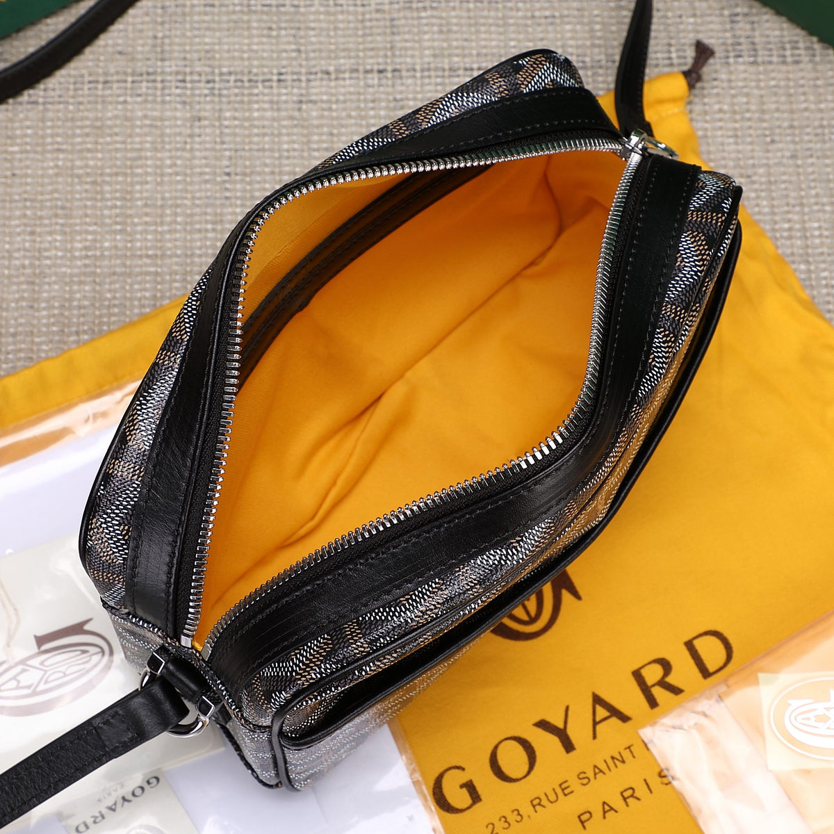 Gogy Classic Chevron Pattern Crossbody Camera Bag with Yellow Stripe