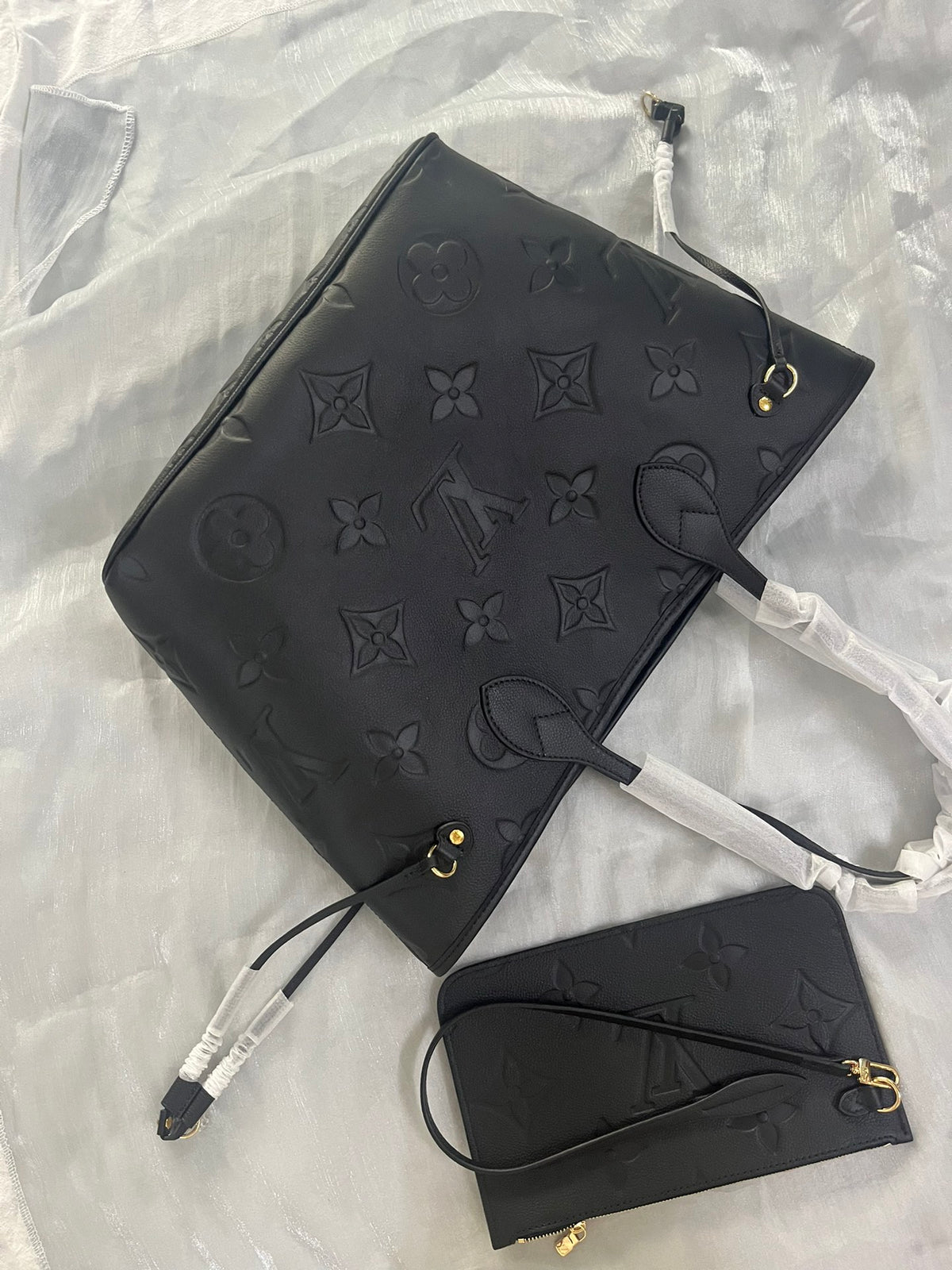 Louis Vuitton Neverfull MM Monogram Empreinte Leather Tote Bag - Noir