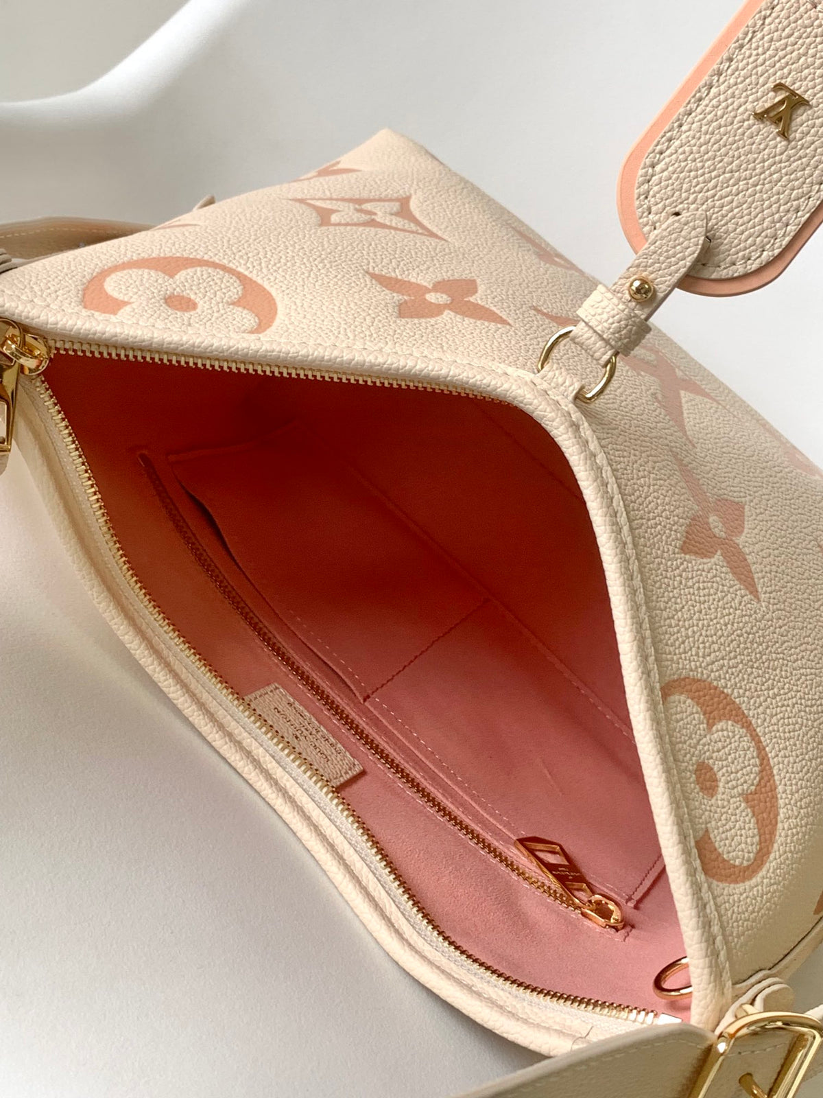 Louis Vuitton Elegant Pastel Pink Floral Monogram Shoulder Handbag
