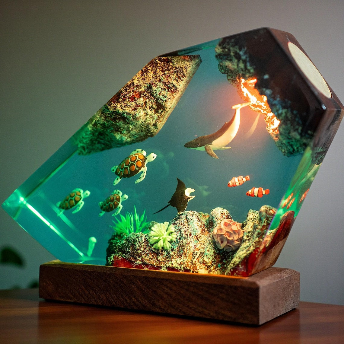 Ocean Wildlife Resin Night Light, Marine Life LED Desk Lamp, Whale Turtle and Manta Ray Epoxy Wood Lamp