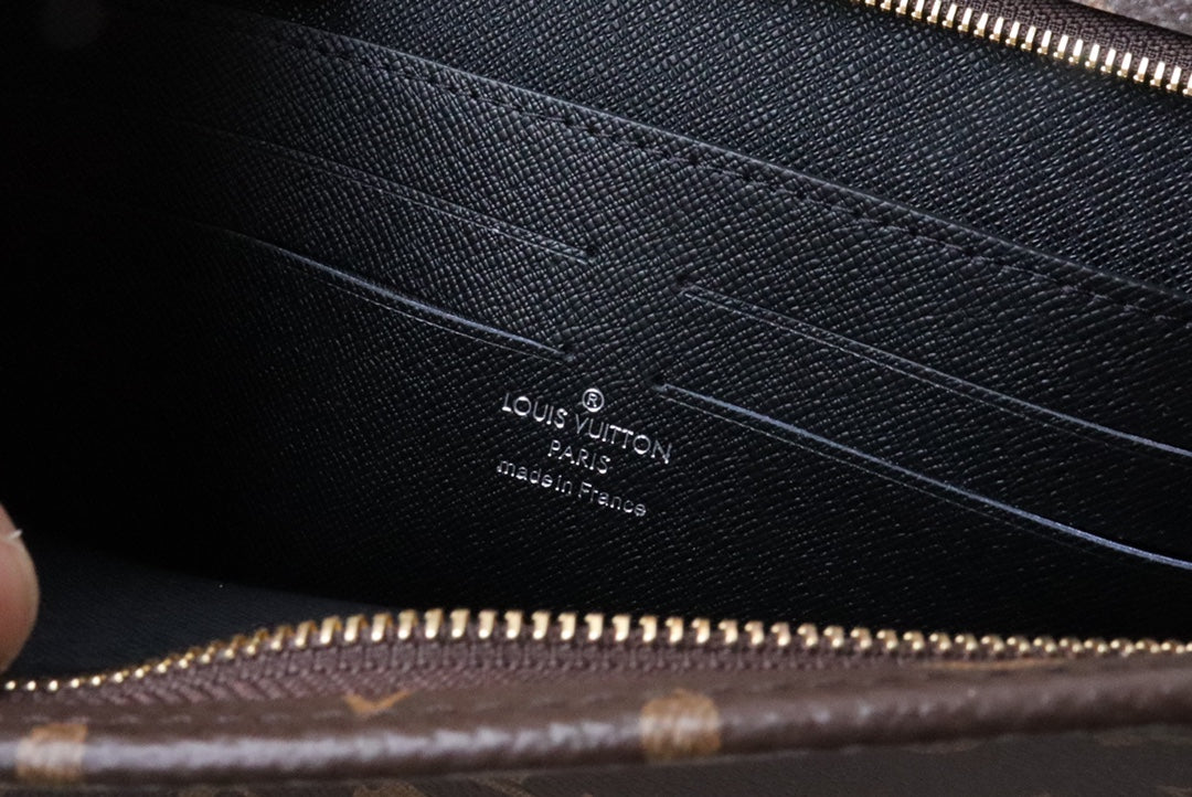 Louis Vuitton Classic Brown Monogram Canvas Zippered Clutch Pouch Organizer