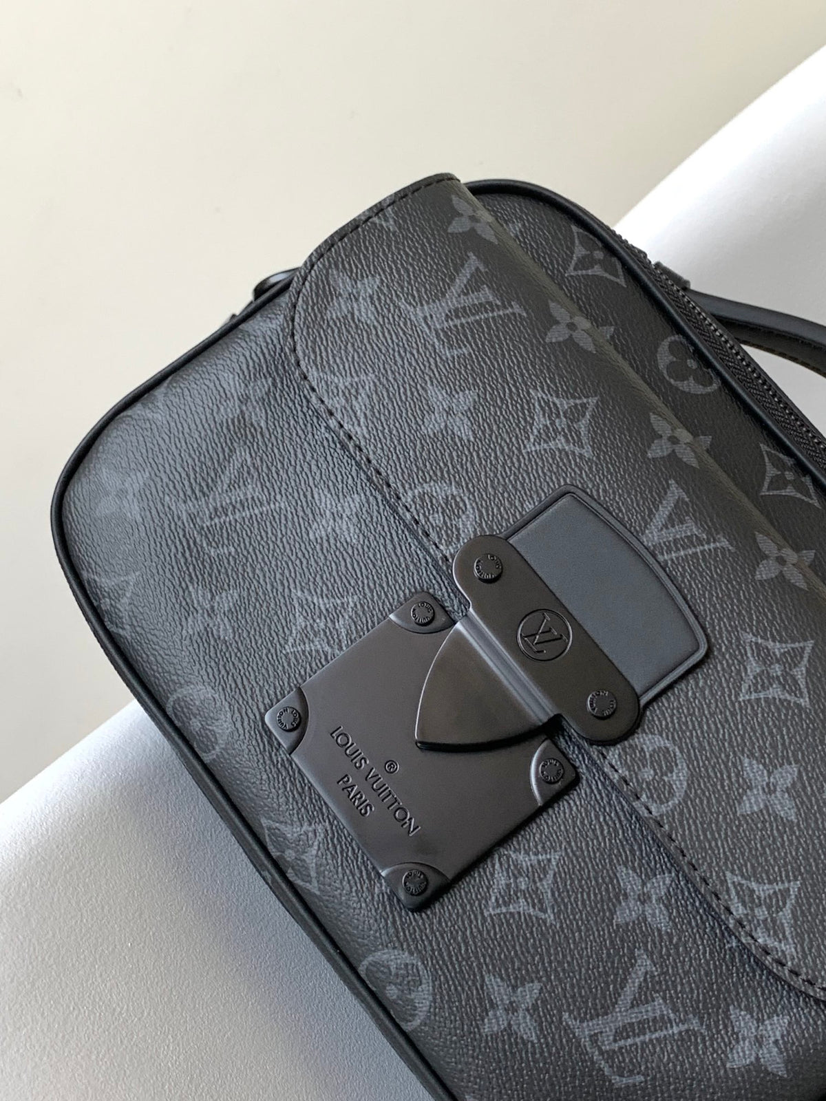 Louis Vuitton Alpha Messenger Bag Monogram Eclipse - Black/Grey