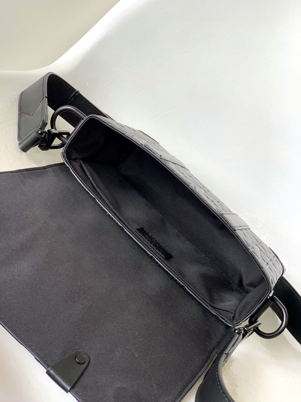 Louis Vuitton S-Lock Messenger Bag - Black Taurillon Monogram Leather