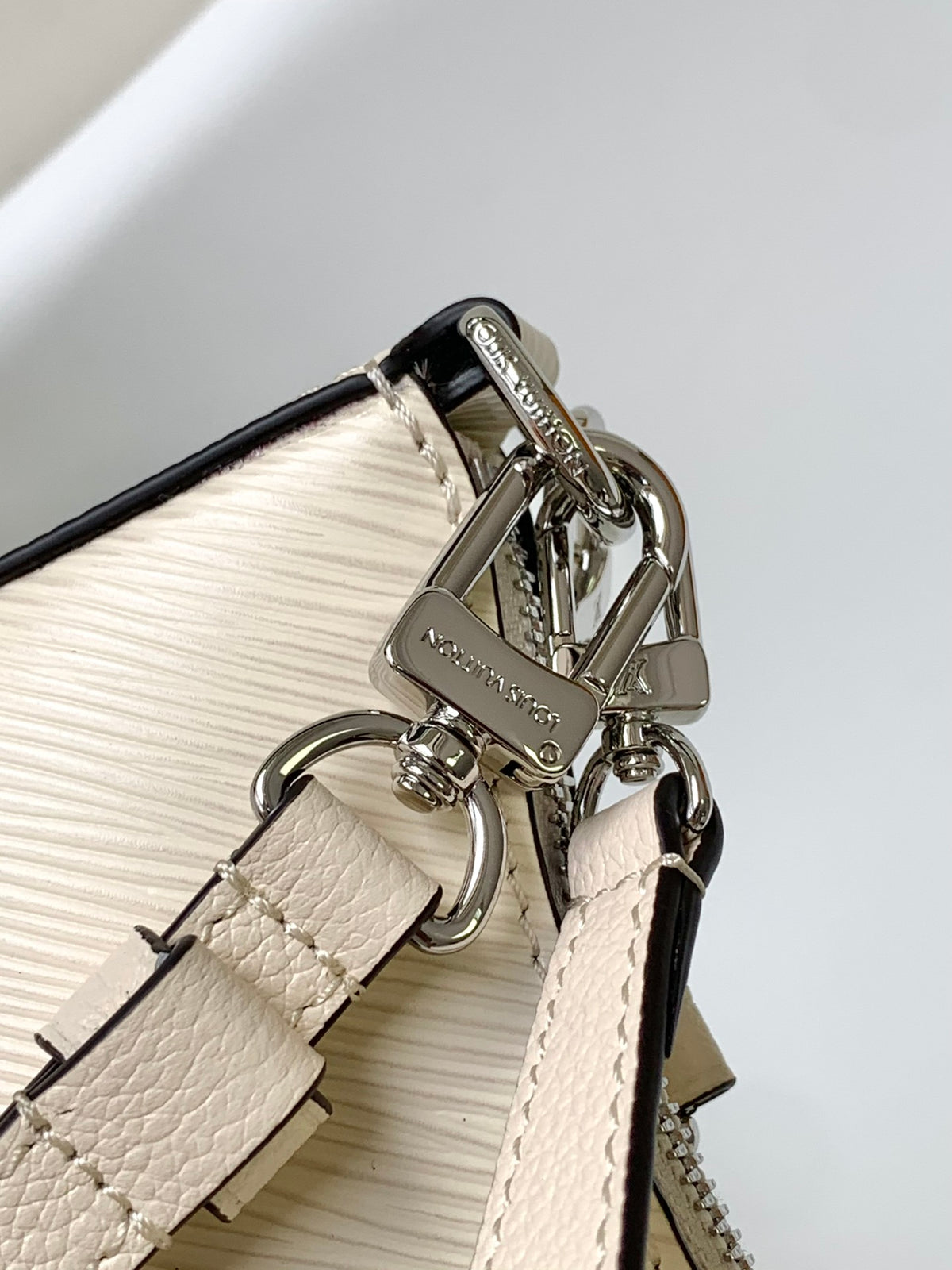 Louis Vuitton Buci Shoulder Bag Epi Leather Quartz Cream