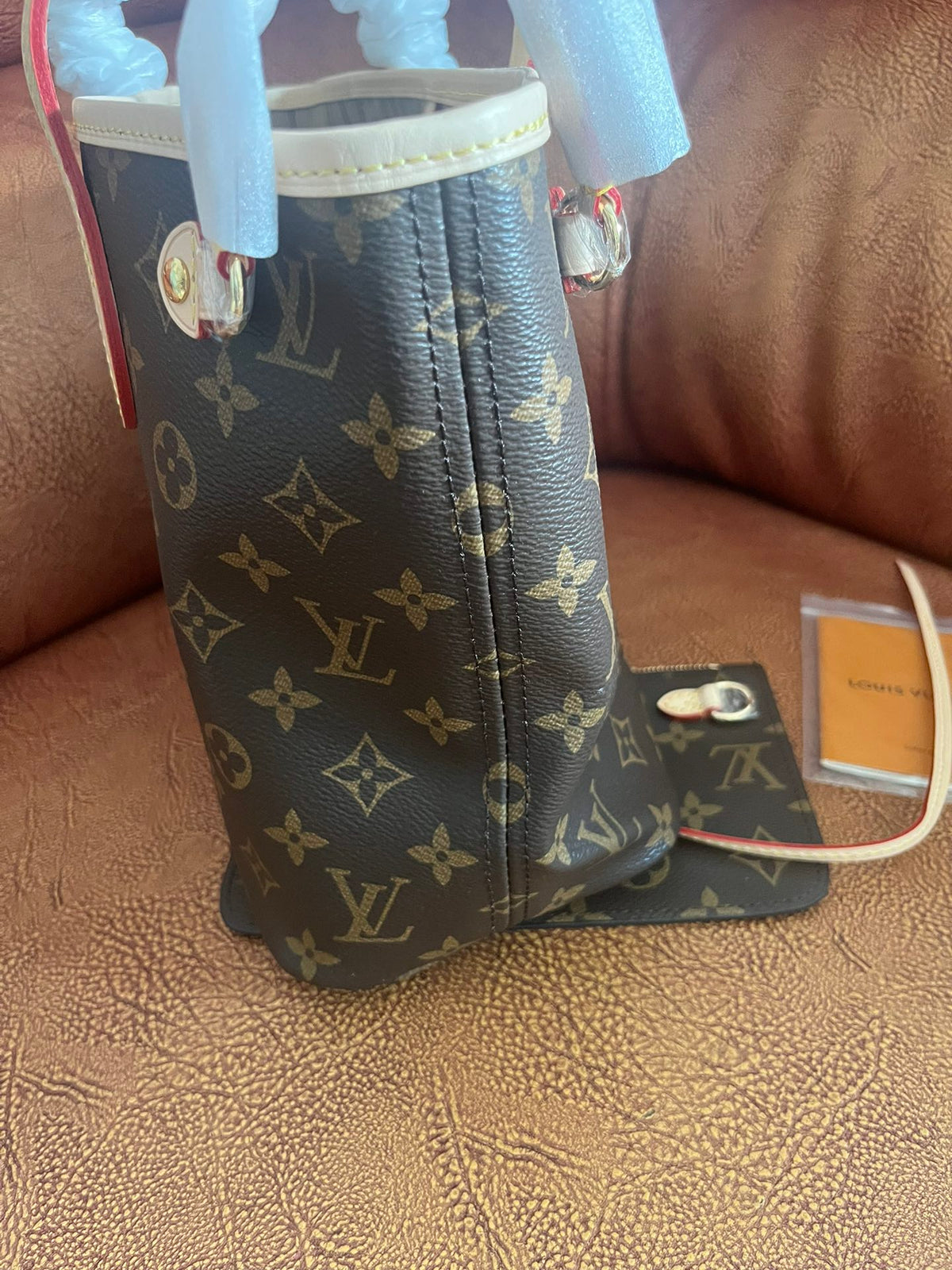 Louis Vuitton Neverfull MM Monogram Canvas Tote Bag with Pouch